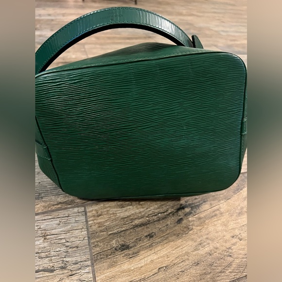 Louis Vuitton Petit Noe Green Epi Bag - Picture 5 of 16